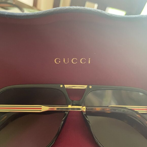 Used Gucci UNISEX Sunglasses - Picture 9 of 11